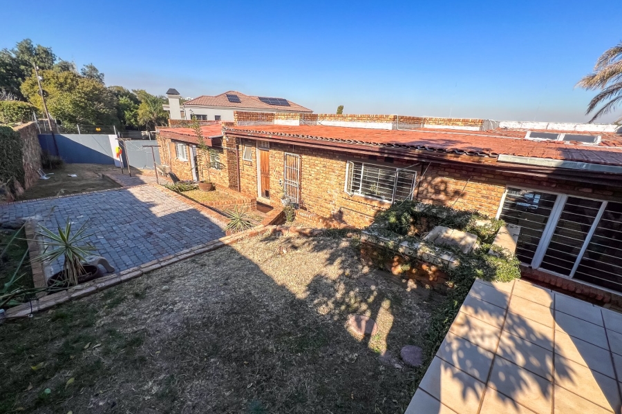 4 Bedroom Property for Sale in Bassonia Gauteng