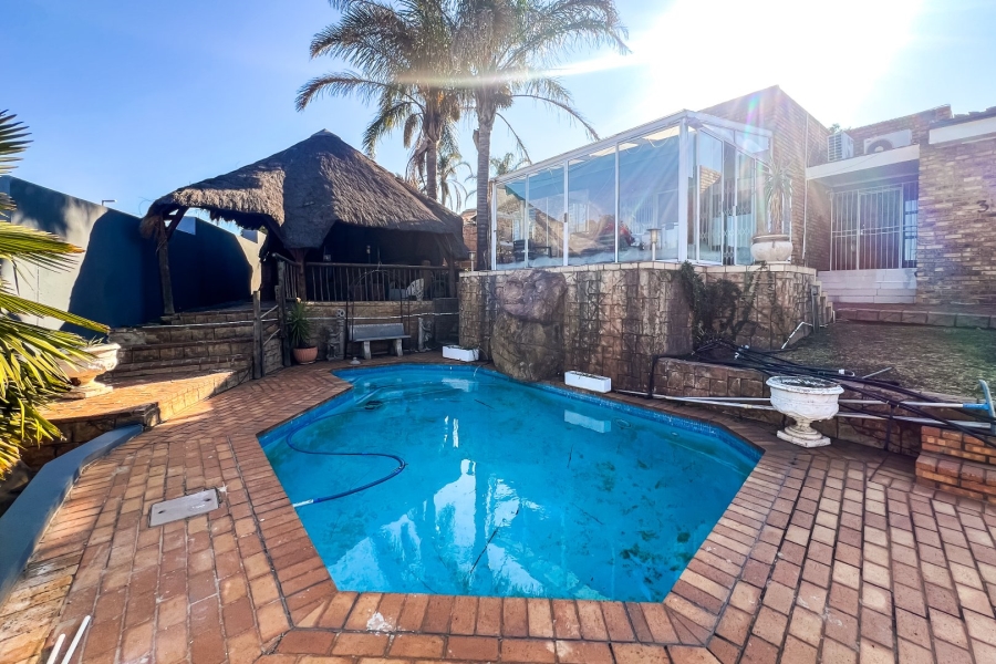 4 Bedroom Property for Sale in Bassonia Gauteng