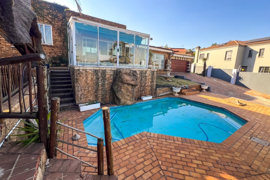 4 Bedroom Property for Sale in Bassonia Gauteng