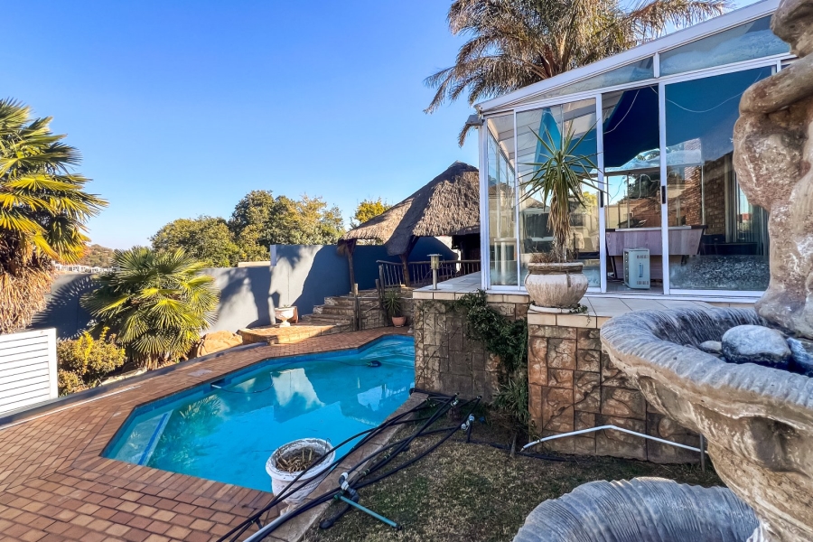 4 Bedroom Property for Sale in Bassonia Gauteng