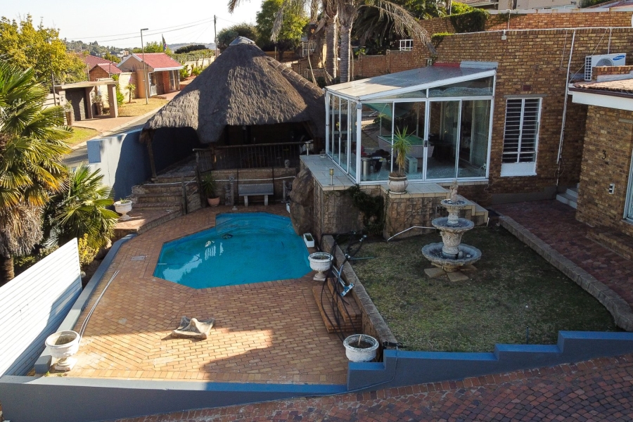 4 Bedroom Property for Sale in Bassonia Gauteng