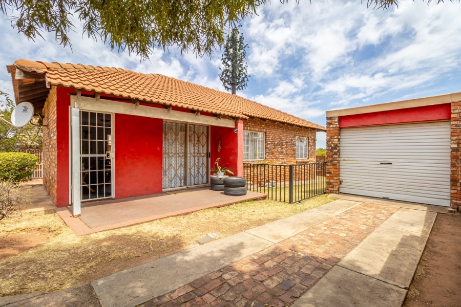 3 Bedroom Property for Sale in Lindhaven Gauteng