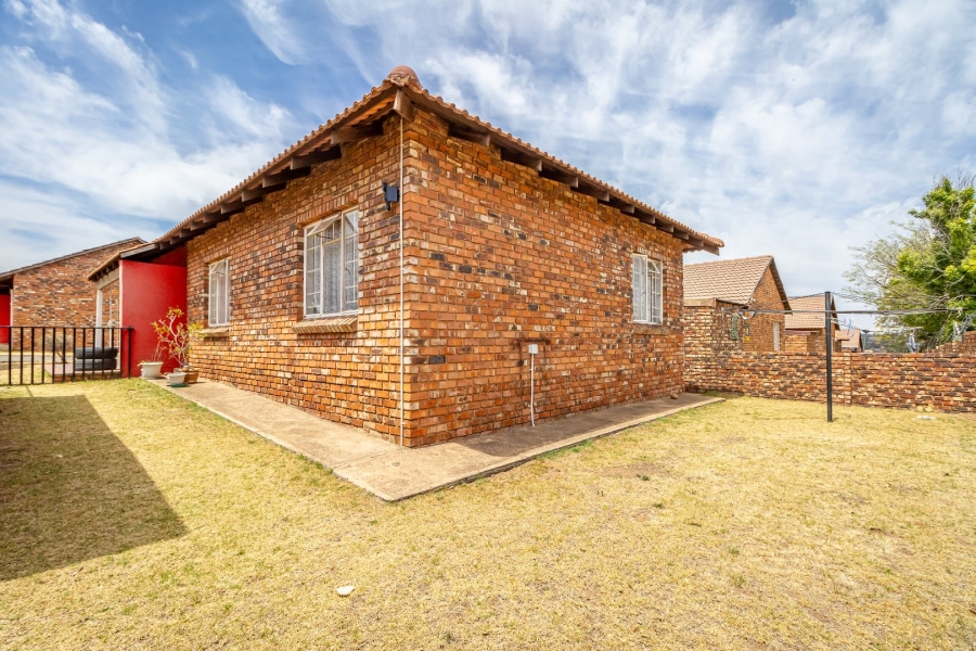 3 Bedroom Property for Sale in Lindhaven Gauteng