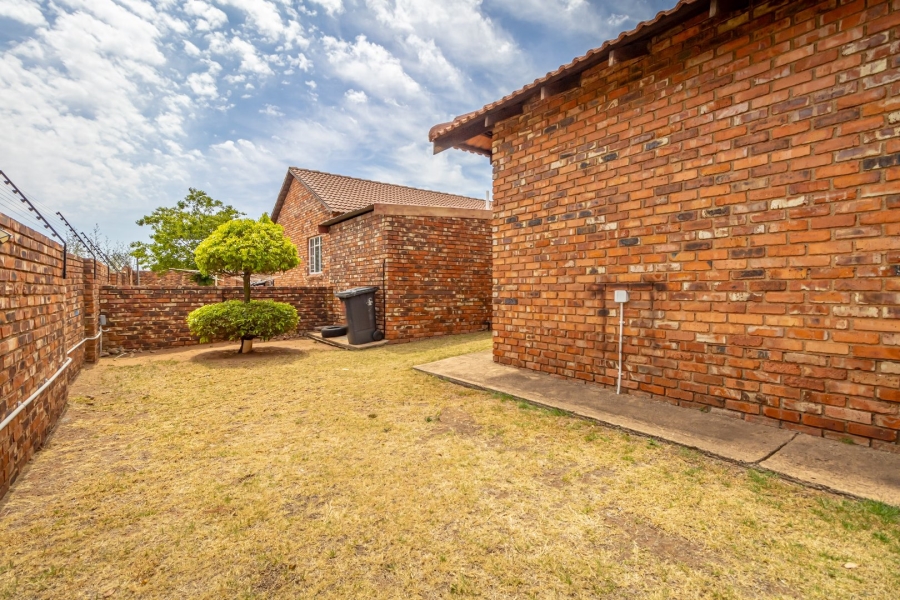 3 Bedroom Property for Sale in Lindhaven Gauteng