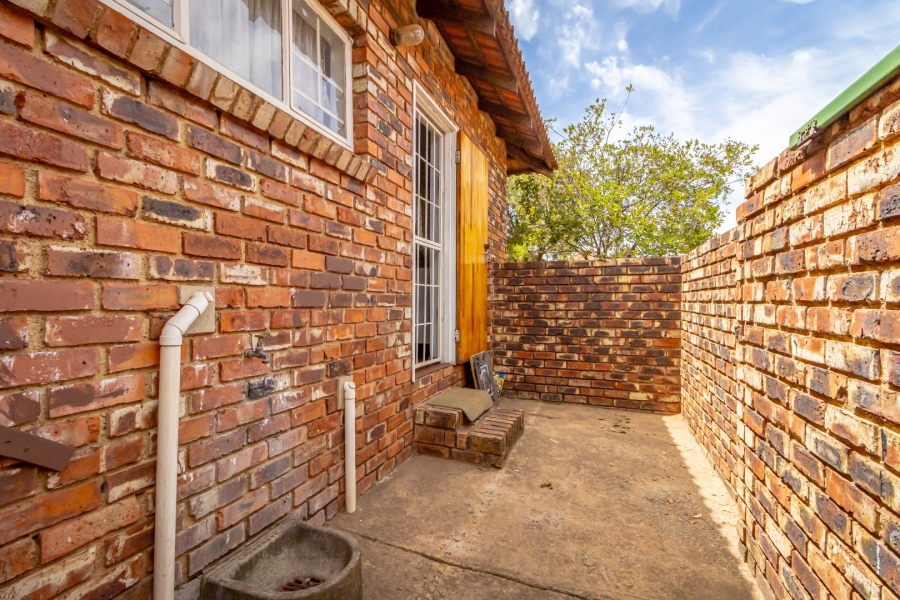 3 Bedroom Property for Sale in Lindhaven Gauteng