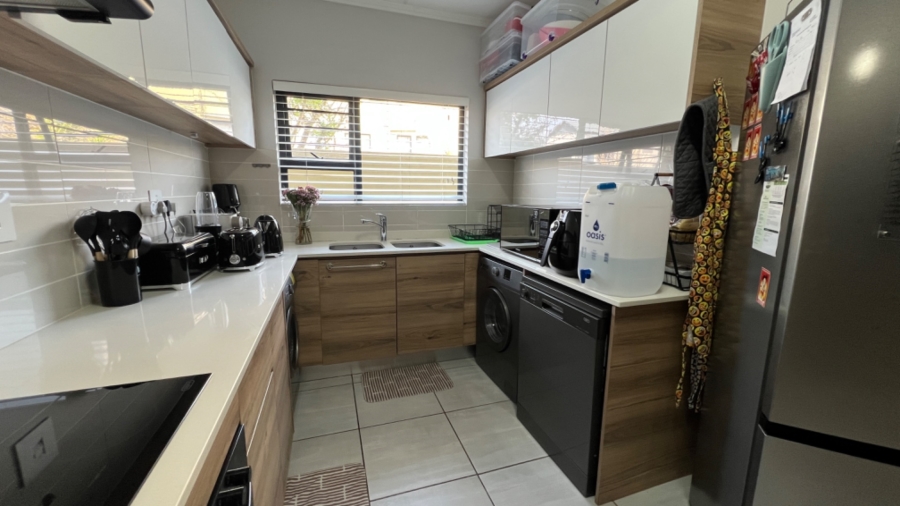 3 Bedroom Property for Sale in Waterfall Gauteng