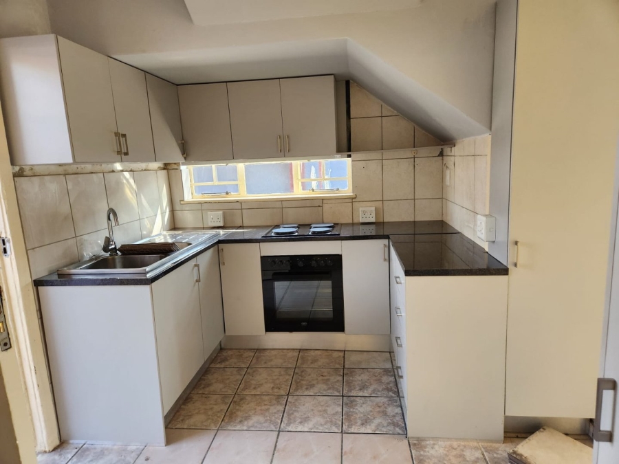 To Let 3 Bedroom Property for Rent in Crown Gardens Gauteng