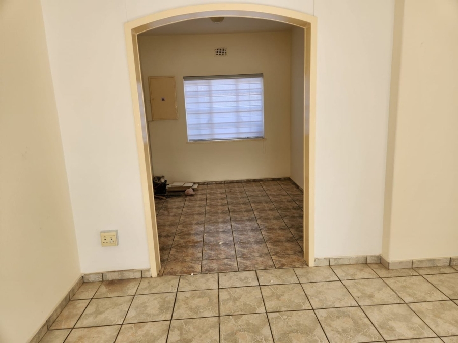 To Let 3 Bedroom Property for Rent in Crown Gardens Gauteng