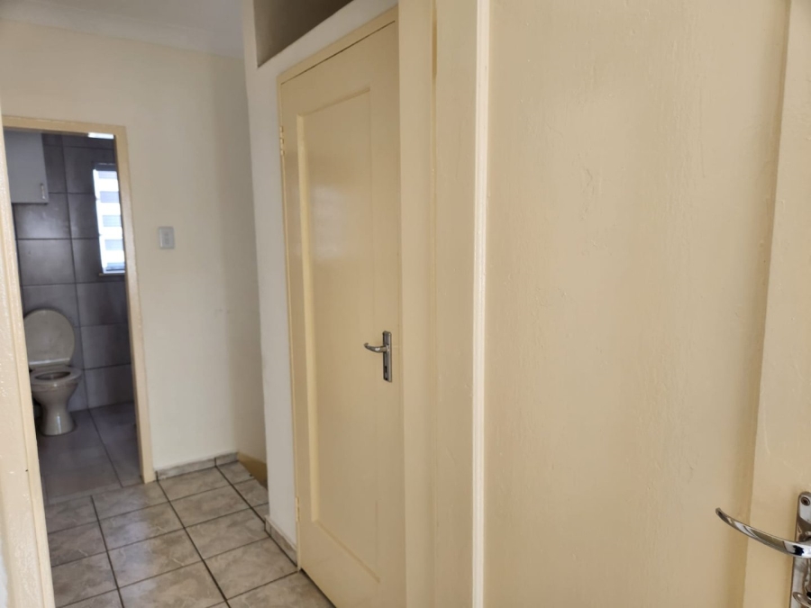 To Let 3 Bedroom Property for Rent in Crown Gardens Gauteng