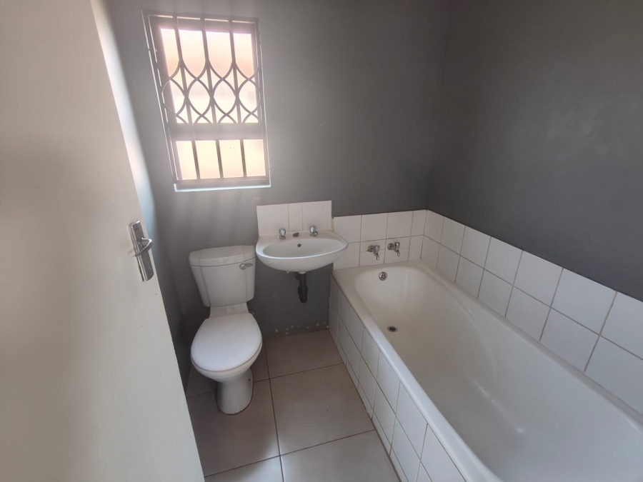 2 Bedroom Property for Sale in Windmill Park Gauteng