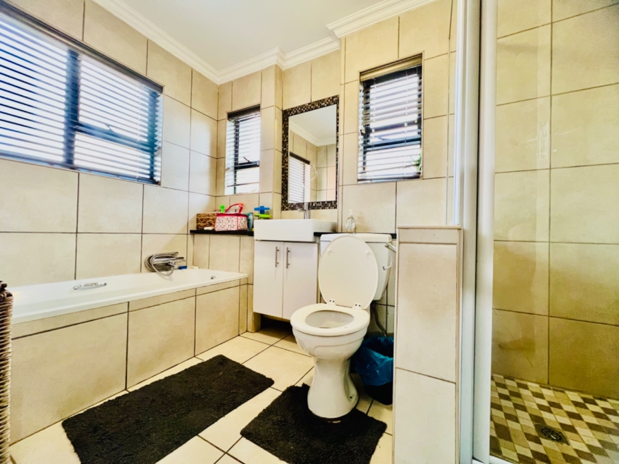 3 Bedroom Property for Sale in Olympus AH Gauteng