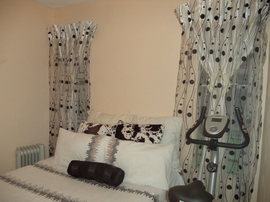 To Let 2 Bedroom Property for Rent in The Orchards Gauteng