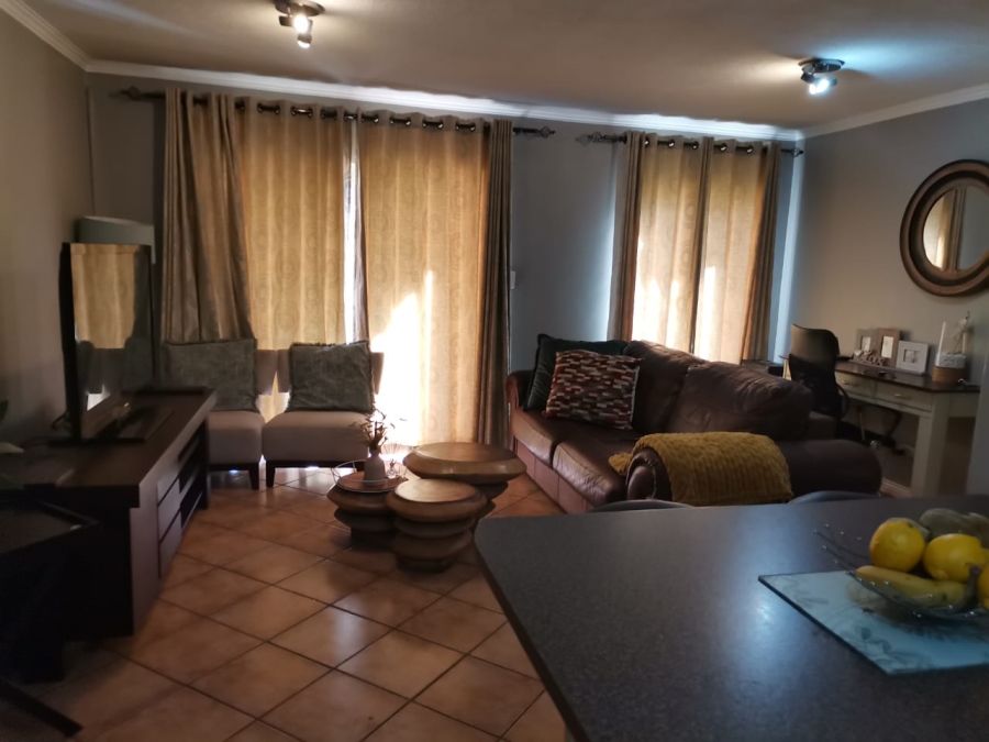 To Let 2 Bedroom Property for Rent in Equestria Gauteng