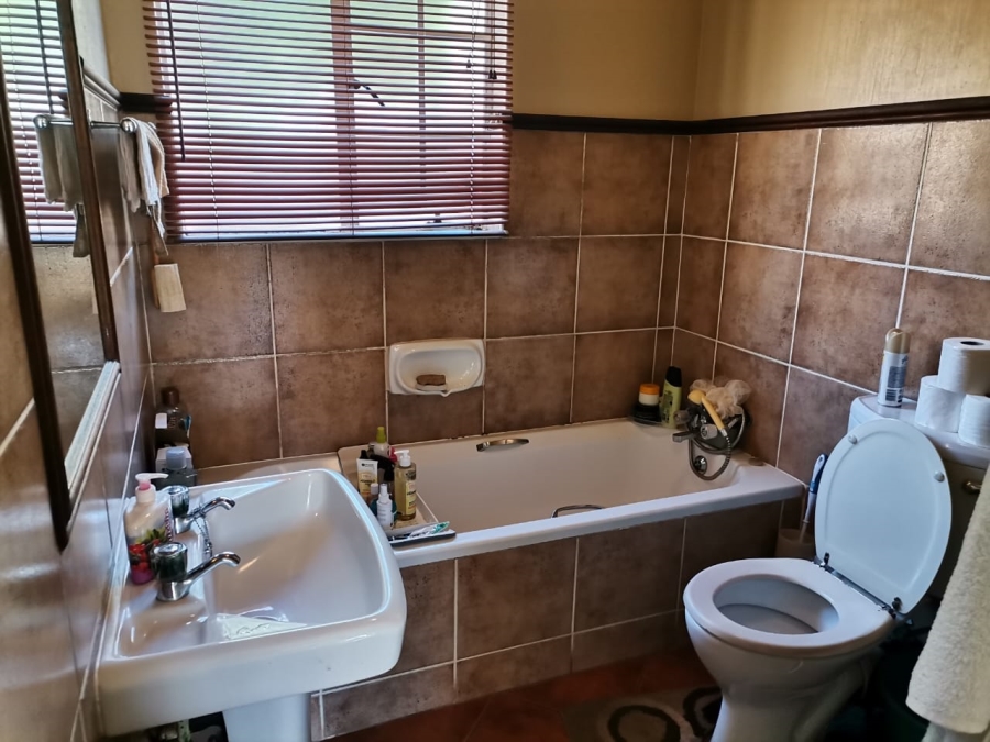 To Let 2 Bedroom Property for Rent in Equestria Gauteng