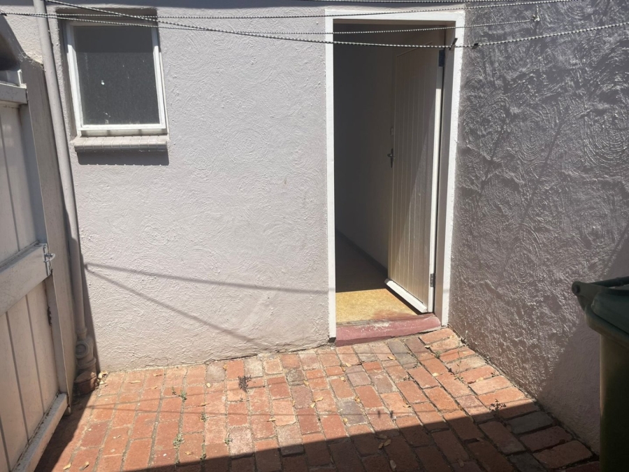 To Let 2 Bedroom Property for Rent in Paulshof Gauteng