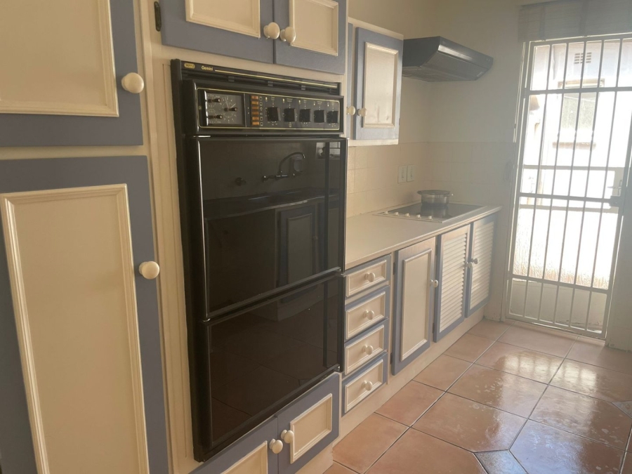 To Let 2 Bedroom Property for Rent in Paulshof Gauteng