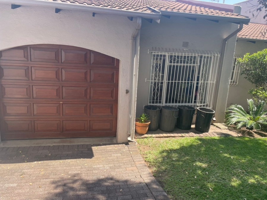 To Let 2 Bedroom Property for Rent in Paulshof Gauteng