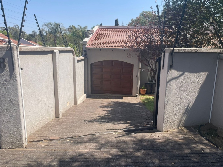 To Let 2 Bedroom Property for Rent in Paulshof Gauteng