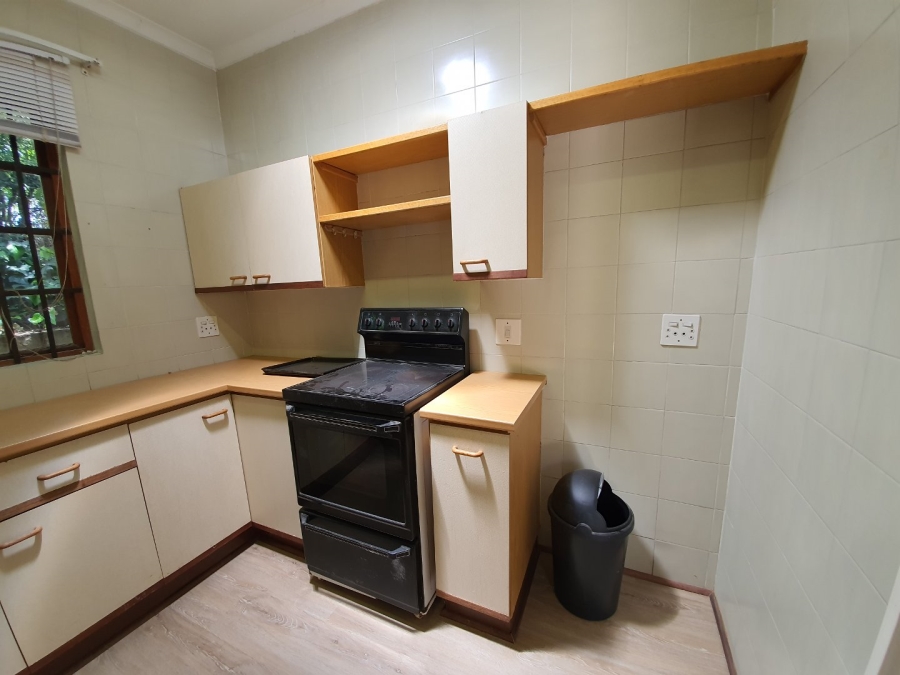 To Let 2 Bedroom Property for Rent in Bromhof Gauteng