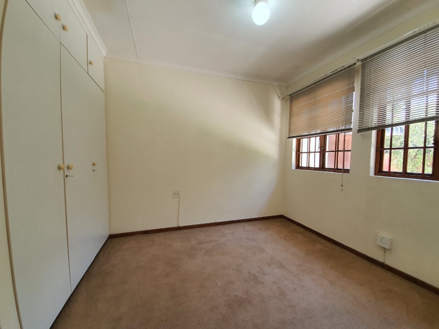 To Let 2 Bedroom Property for Rent in Bromhof Gauteng