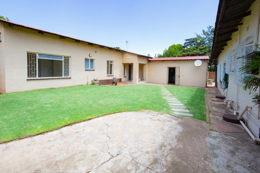 6 Bedroom Property for Sale in Rensburg Gauteng