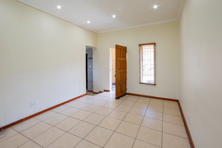 6 Bedroom Property for Sale in Rensburg Gauteng