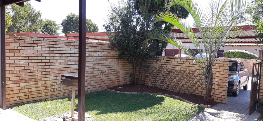 2 Bedroom Property for Sale in Heuwelsig Estate Gauteng