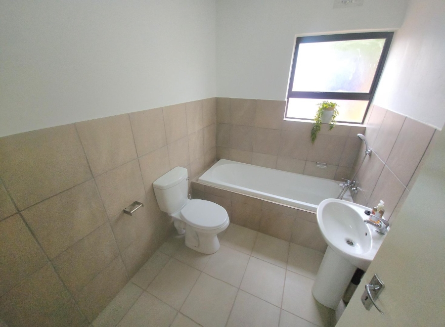 2 Bedroom Property for Sale in Albertsdal Gauteng