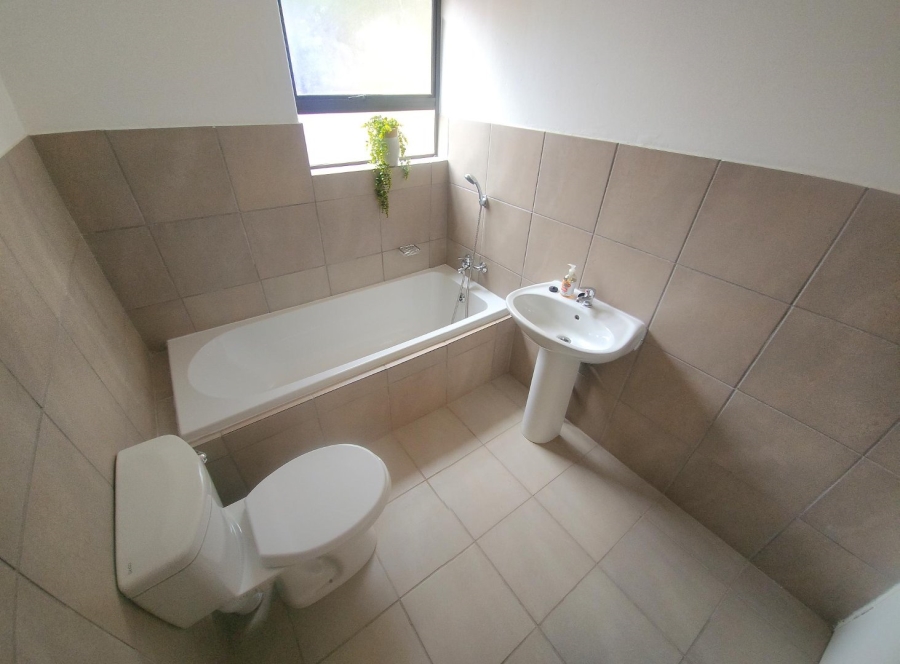 2 Bedroom Property for Sale in Albertsdal Gauteng