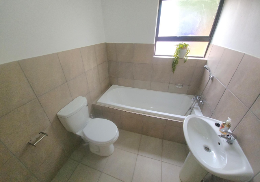 2 Bedroom Property for Sale in Albertsdal Gauteng