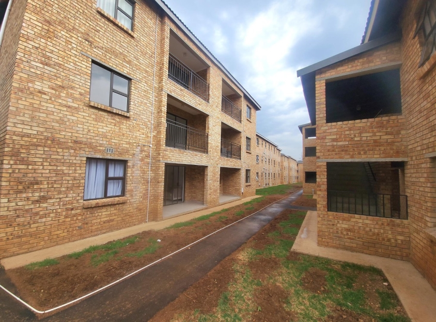 2 Bedroom Property for Sale in Albertsdal Gauteng