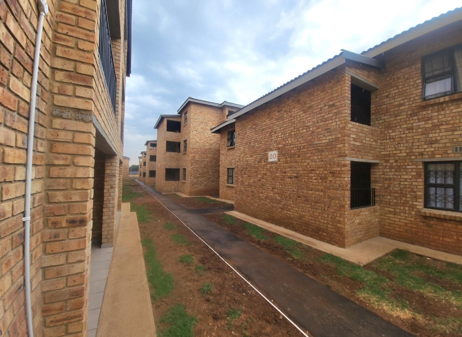 2 Bedroom Property for Sale in Albertsdal Gauteng