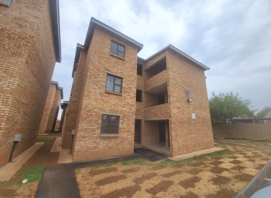 2 Bedroom Property for Sale in Albertsdal Gauteng