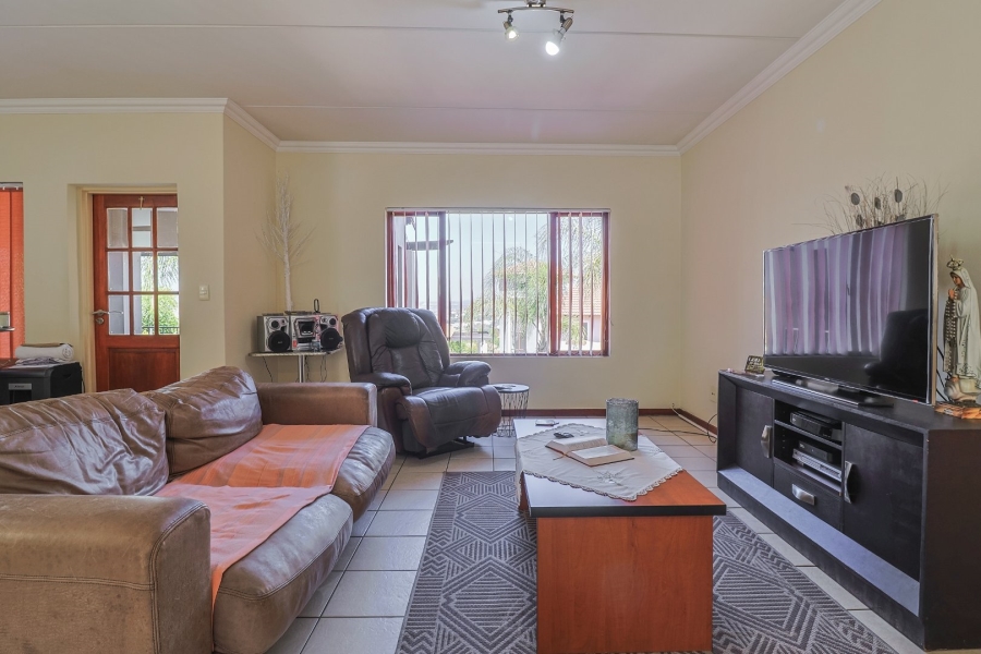 3 Bedroom Property for Sale in Glenvista Gauteng