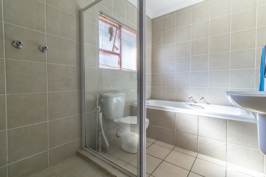 3 Bedroom Property for Sale in Glenvista Gauteng