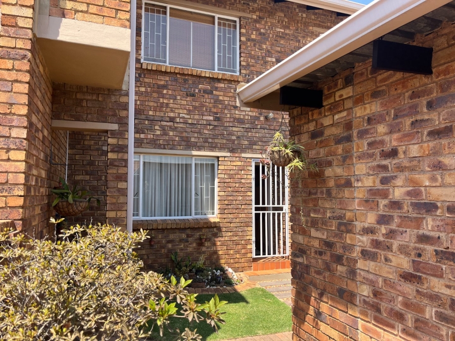 2 Bedroom Property for Sale in Terenure Gauteng