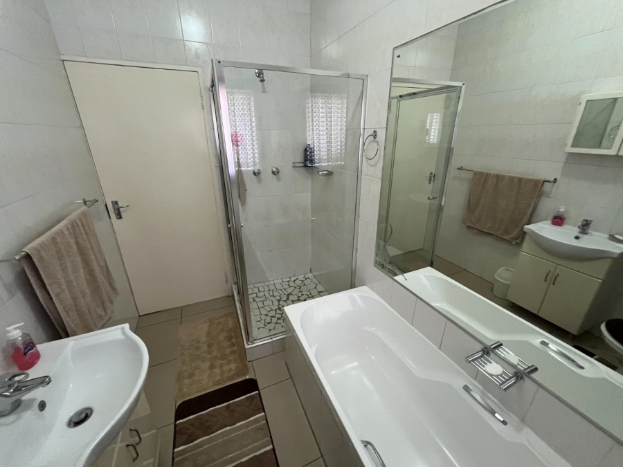 2 Bedroom Property for Sale in Terenure Gauteng