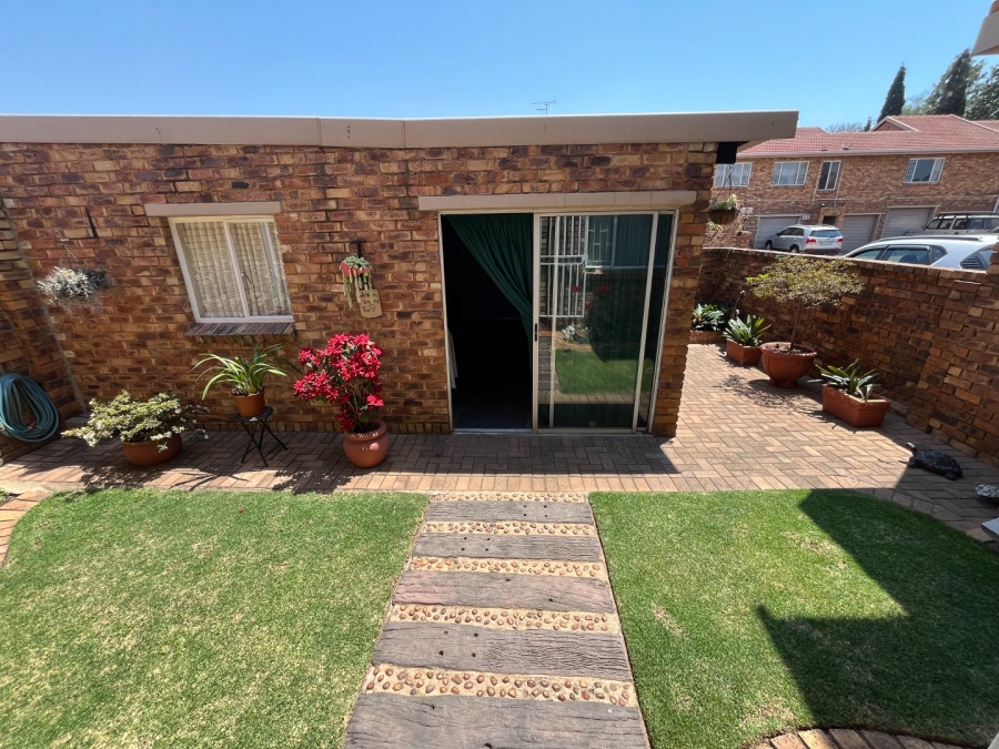 2 Bedroom Property for Sale in Terenure Gauteng