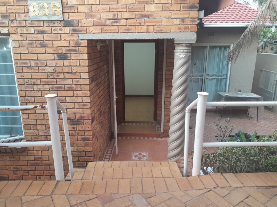 To Let 2 Bedroom Property for Rent in Wilro Park Gauteng