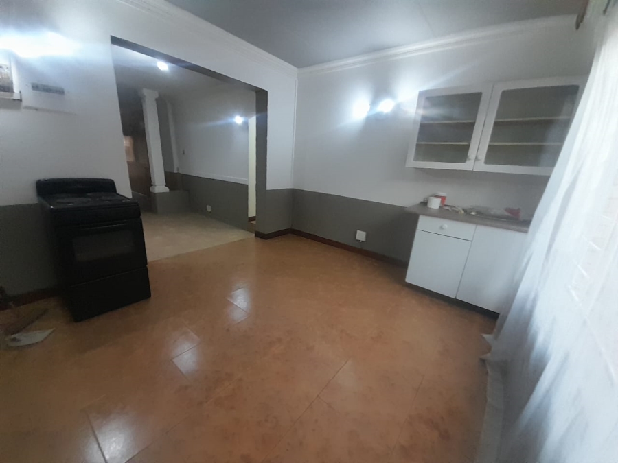 To Let 2 Bedroom Property for Rent in Wilro Park Gauteng