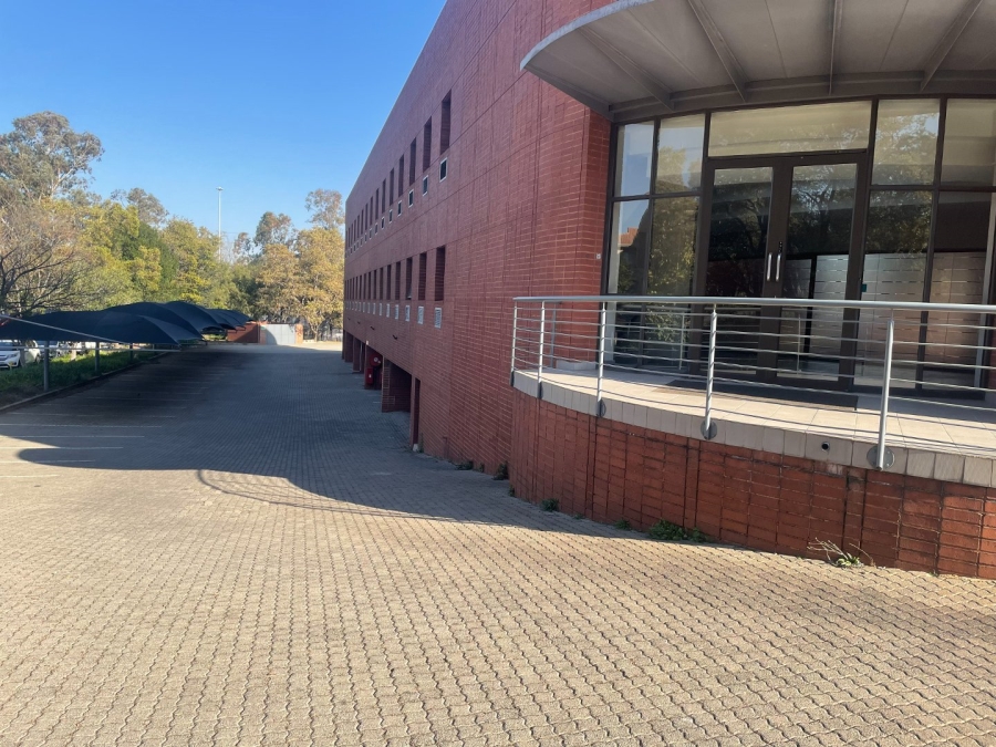 To Let commercial Property for Rent in Vorna Valley Gauteng