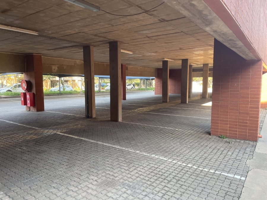 To Let commercial Property for Rent in Vorna Valley Gauteng