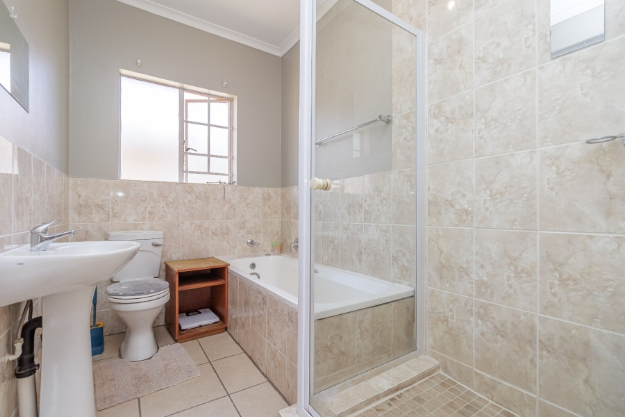 3 Bedroom Property for Sale in Willowbrook Gauteng