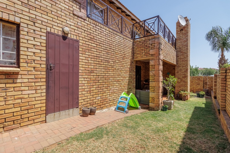 3 Bedroom Property for Sale in Willowbrook Gauteng