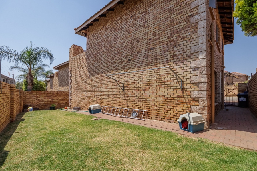 3 Bedroom Property for Sale in Willowbrook Gauteng