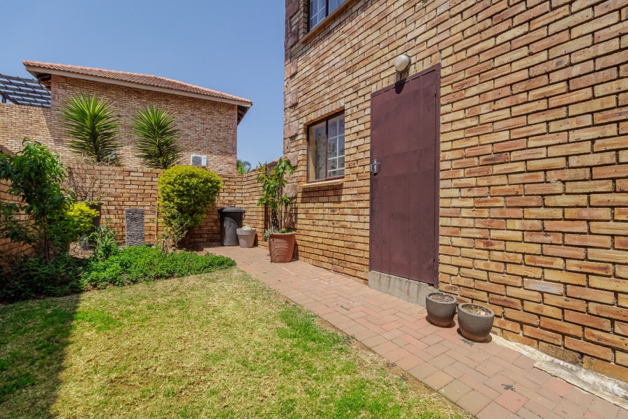 3 Bedroom Property for Sale in Willowbrook Gauteng