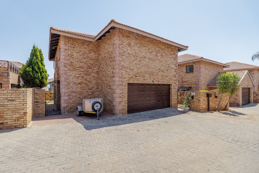 3 Bedroom Property for Sale in Willowbrook Gauteng