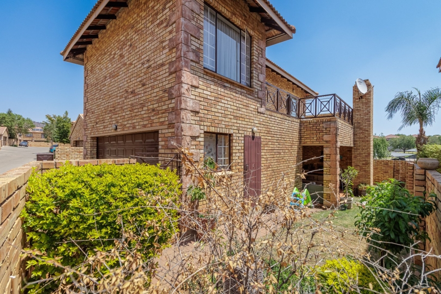 3 Bedroom Property for Sale in Willowbrook Gauteng