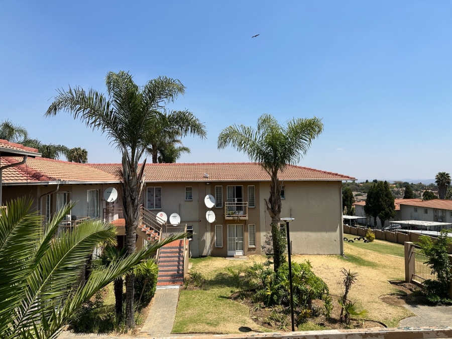 3 Bedroom Property for Sale in Radiokop Gauteng