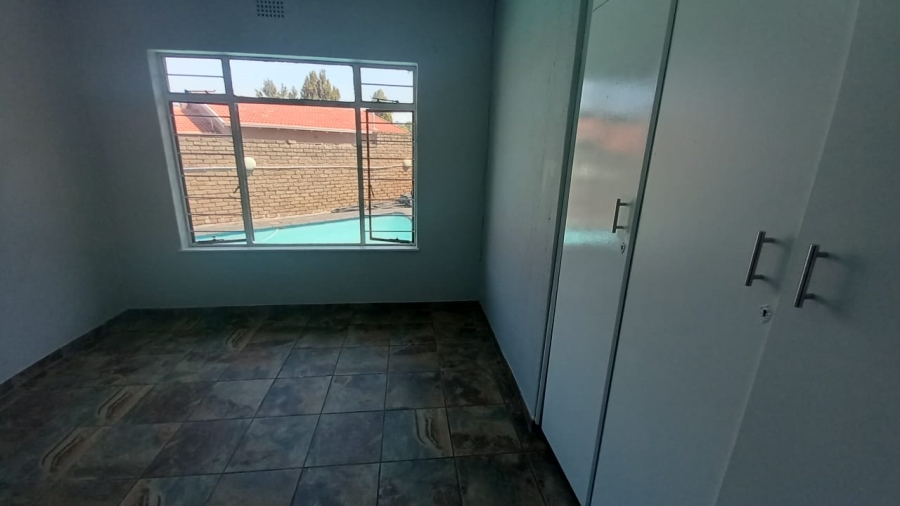 3 Bedroom Property for Sale in Kenmare Gauteng